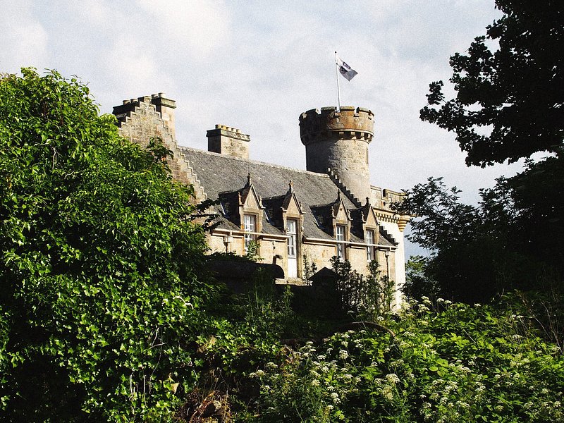 Tulloch Castle