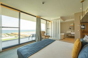 Room & Suite
