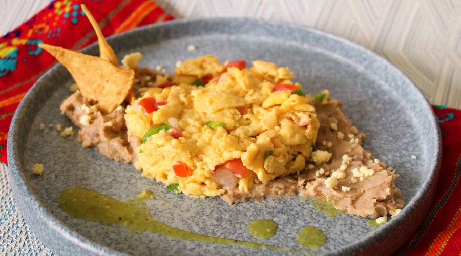 ¡Prueba los deliciosos platillos que elabora Punto4Deli! Es una experiencia que se debe repetir cada mañana.