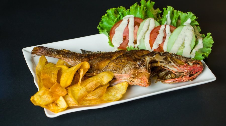 Rico pescado pargo frito