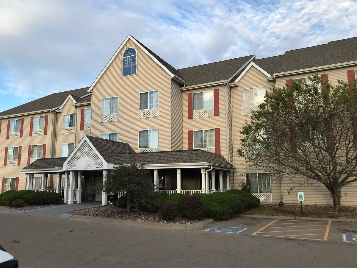 COUNTRY INN & SUITES BY RADISSON, CLINTON, IA - Updated 2024 Prices ...