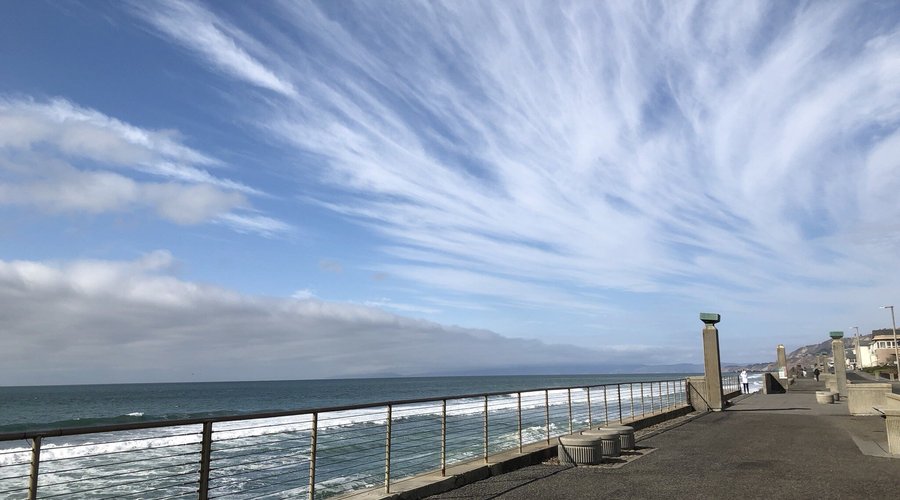 A beautiful trail that you can overlook the Pacific Ocean!!!