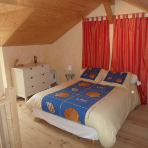 Chambre à l'étage de la suite parentale