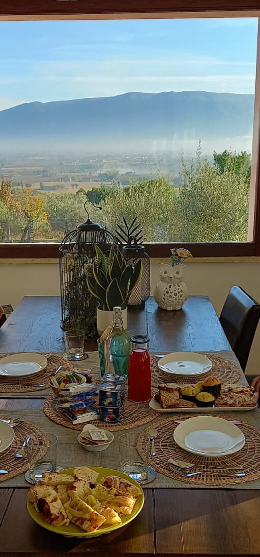 LA DOLCE VISTA BED&BREAKFAST - Prices & Hotel Reviews (Cannara, Italy)