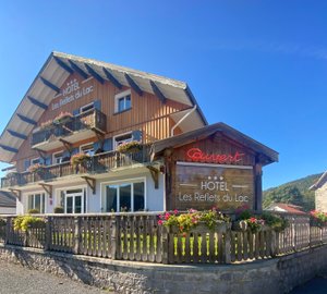 Les Reflets du Lac in Gerardmer, image may contain: Hotel, Cottage, Inn, Villa