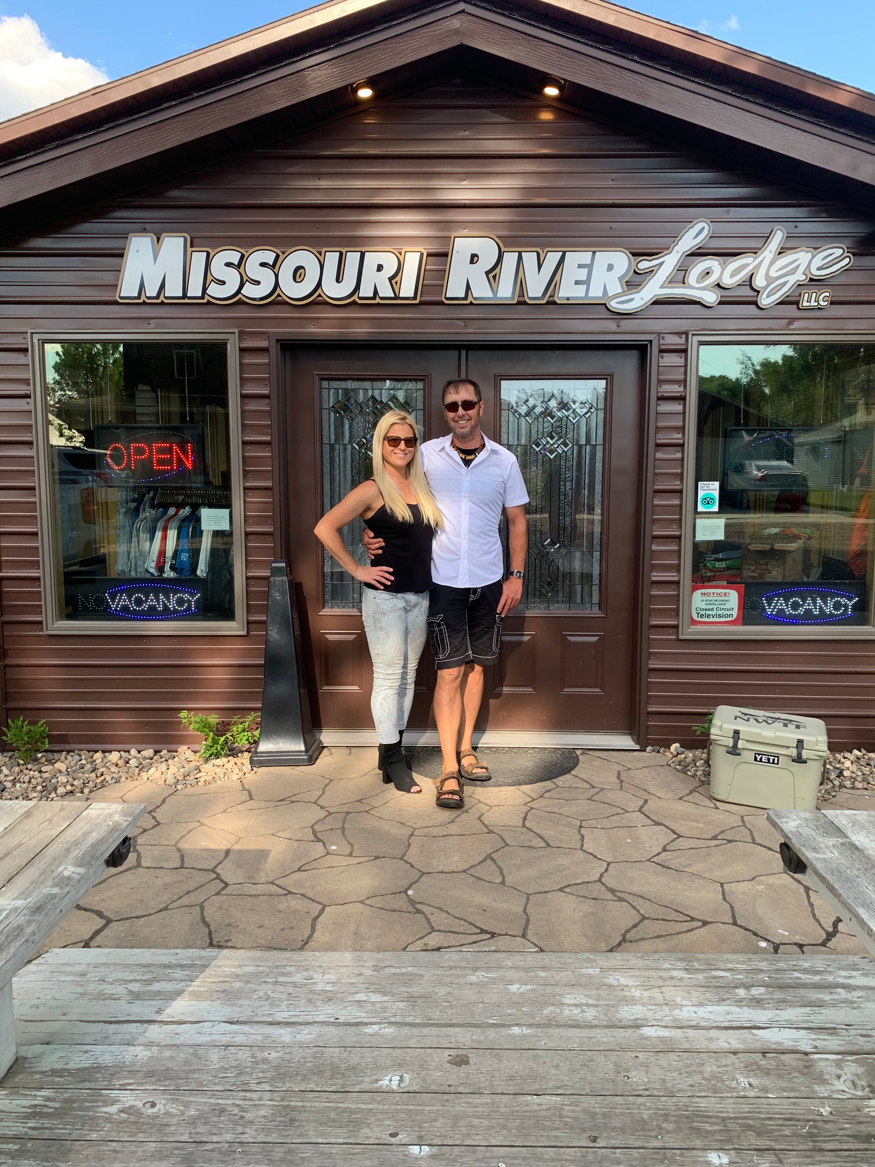 missouri river lodge        
        <figure class=