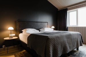 Room & Suite