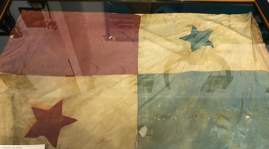 No subo más fotografías porque quisiera que conozcan el museo. vale la pena para conocer la historia de Chitré y de las zonas aledañas así como de civilizaciones de miles de años a. C. además resaltó el trabajo de la encargada la profesora Enilda si no me equivoco quién es muy cordial junto al señor que trabaja ahí. Una persona de Chitré de las provincias aledañas del país y del exterior debería visitar el museo que además es gratuito