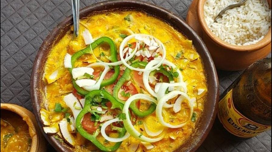 Venha experimentar nossa moqueta de peixe,com lascar de coco e um molho lambão