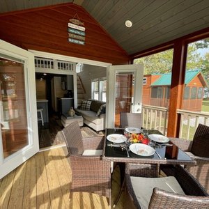 Super Deluxe Cabin - Front Patio