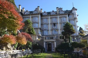 Cedar Inn in Darjeeling, image may contain: Housing, Building, House, Manor
