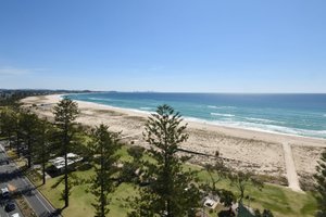 Pool & Beach