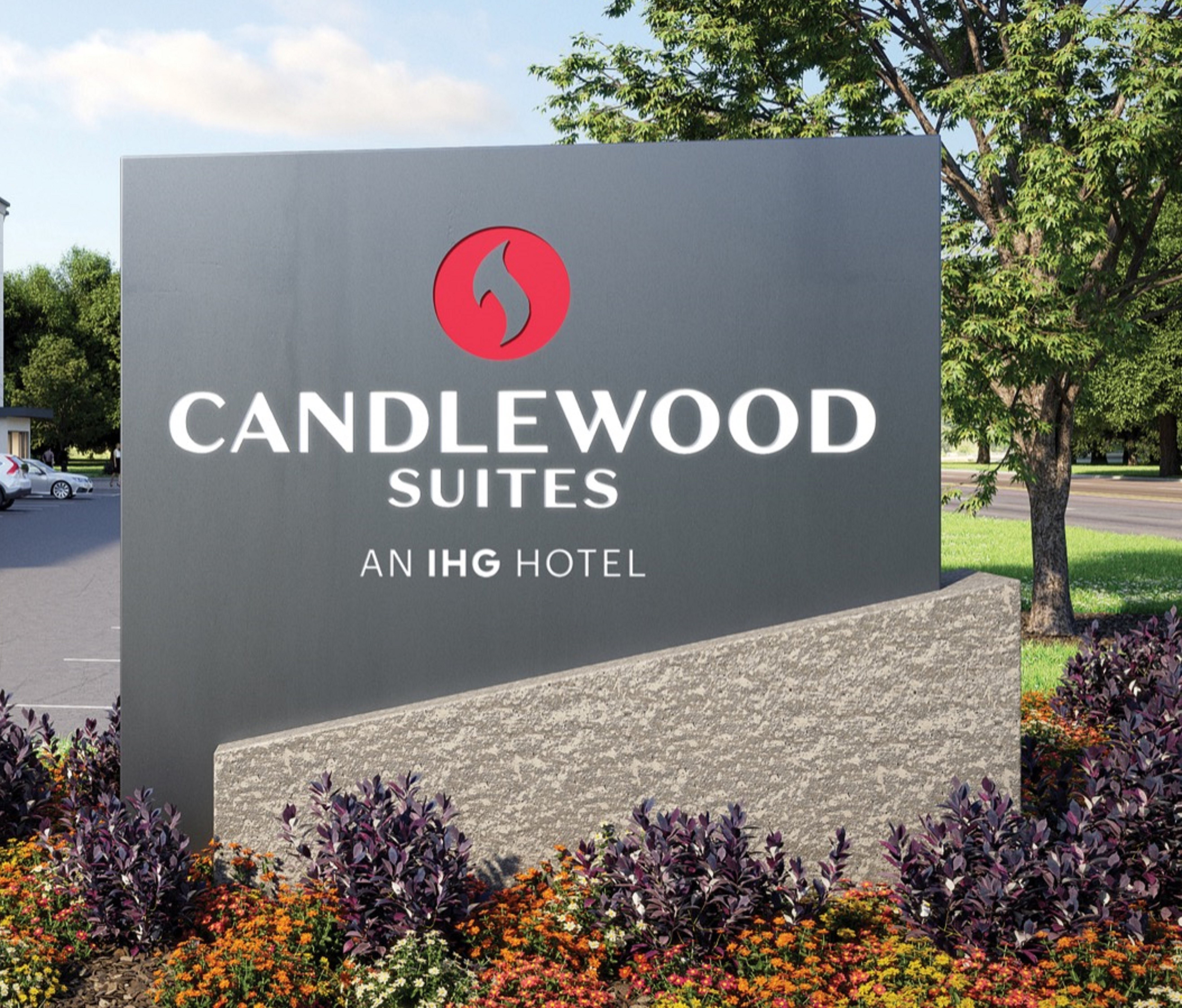 CANDLEWOOD SUITES ONTARIO CONVENTION CENTER AN IHG HOTEL 121   Hotel Exterior 