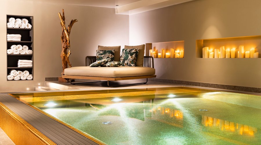 24/7 Golden Pool | Dress on SPA