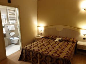 Room & Suite