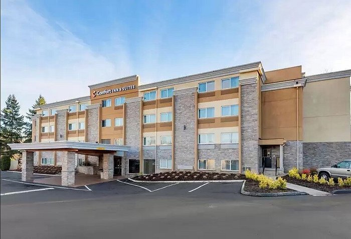 COMFORT INN & SUITES TIGARD NEAR WASHINGTON SQUARE $116 ($̶1̶3̶8̶