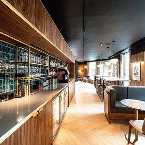 Wilde Aparthotels by Staycity London Aldgate Tower Bridge in London, image may contain: Penthouse, Furniture, Couch, Home Decor