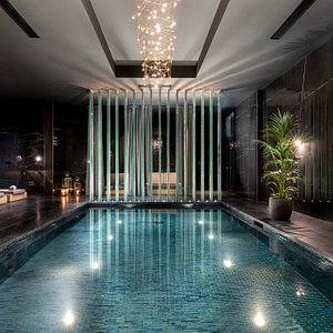 Timeless indoor Pool