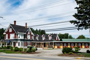 The Whitetail Inn and Suites in Lincoln, image may contain: Neighborhood, Hotel, Suburb, Car