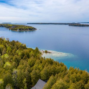 Azure by Blue Bay (Cottage Rental)