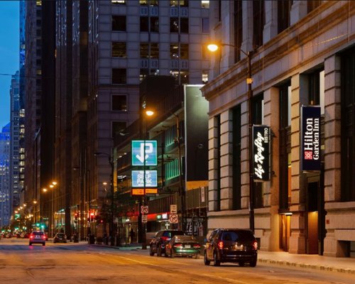 THE 10 CLOSEST Hotels to Chicago Riverwalk