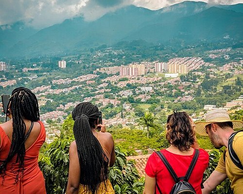 best walking tour medellin