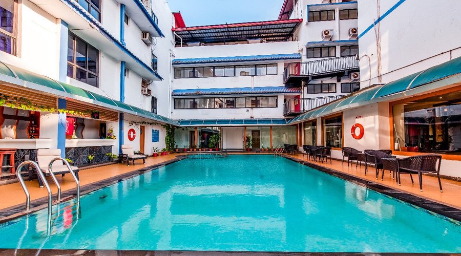 SWIMMING POOL