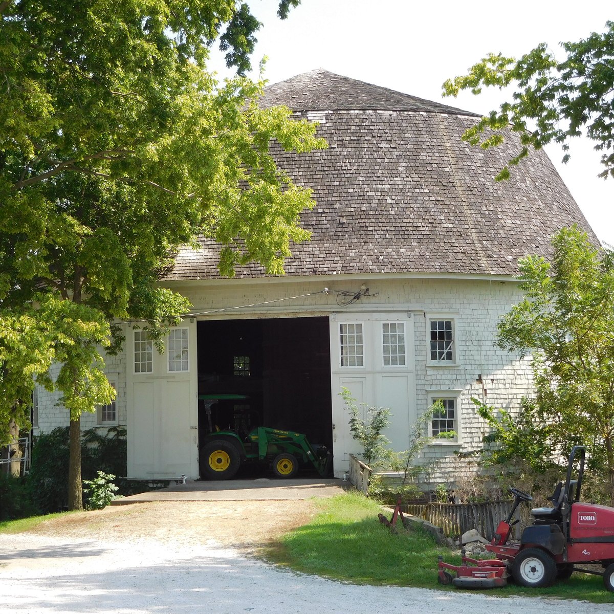 UNIVERSITY OF ILLINOIS ROUND BARNS (2025) All You Need to Know BEFORE ...