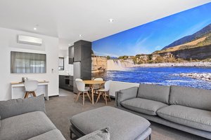 Room & Suite
