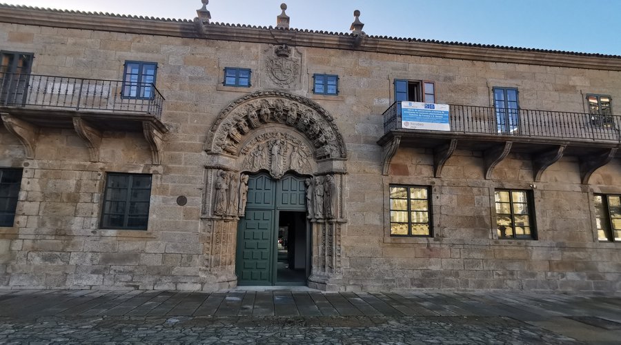 Fachada del Colegio de San Jerónimo.
