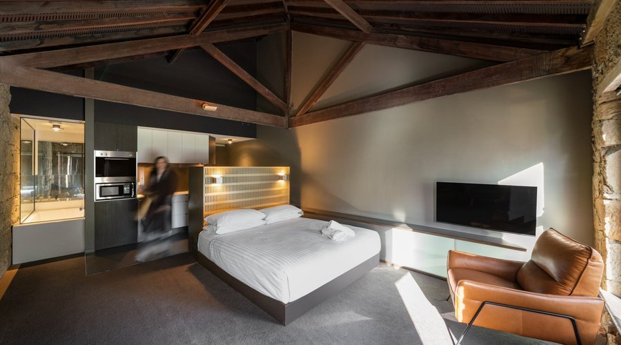King studio apartment