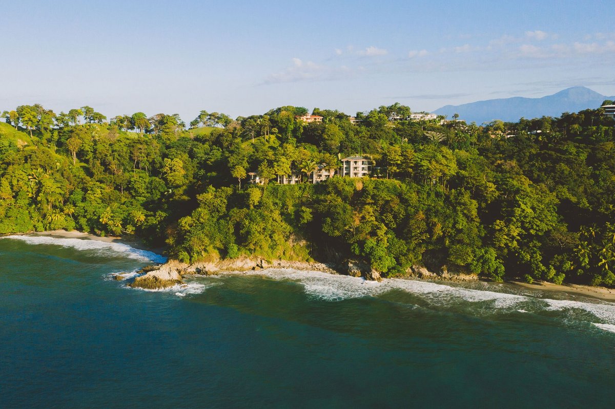 PLAYITAS BEACHFRONT RESTAURANT, Manuel Antonio - Menu, Prices ...