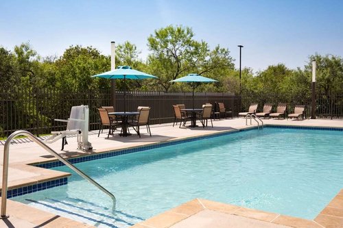 LA QUINTA INN & SUITES BY WYNDHAM SAN ANTONIO SEAWORLD LAFB $98 ...