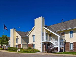 Sonesta ES Suites Omaha in Omaha, image may contain: Neighborhood, Suburb, City