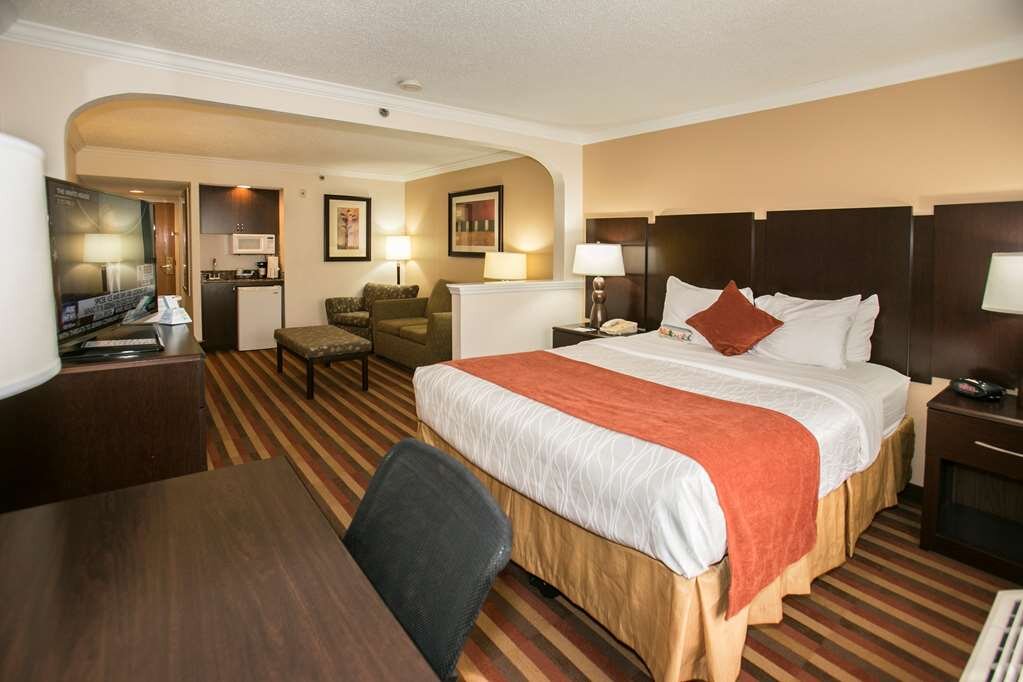 Hotel photo 46 of Best Western Plus Ambassador Suites Venice.