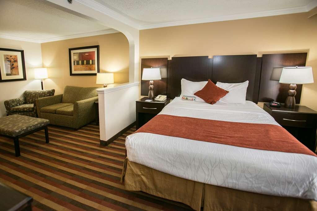 Hotel photo 60 of Best Western Plus Ambassador Suites Venice.