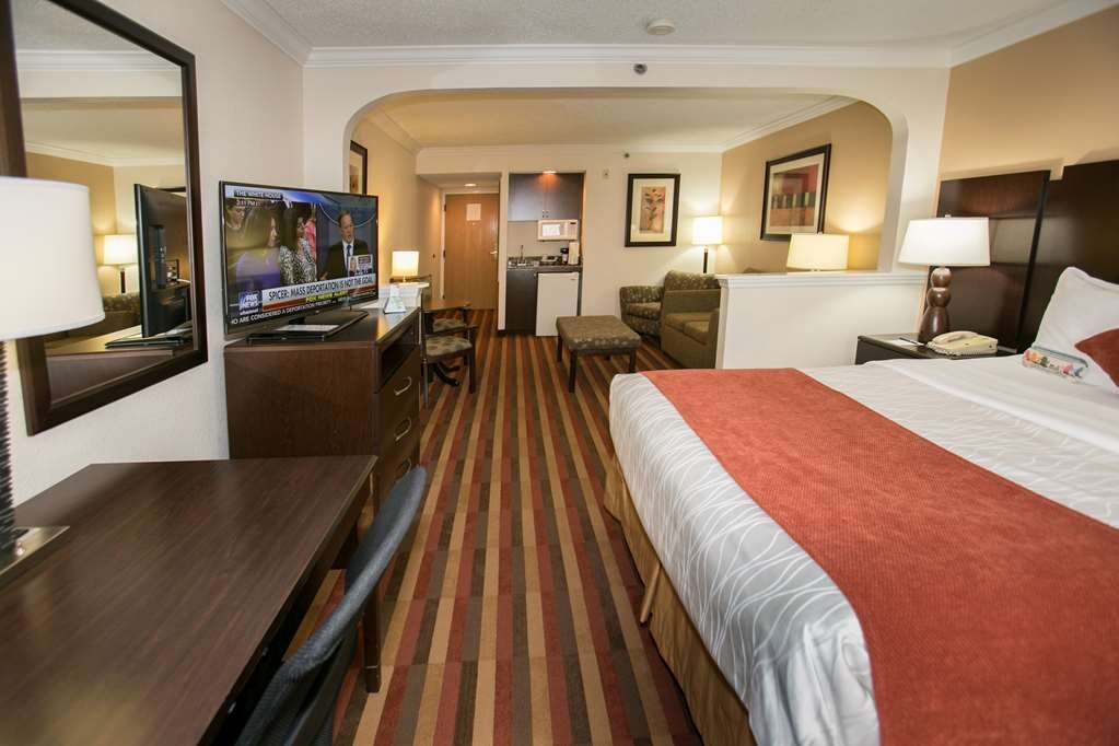 Hotel photo 49 of Best Western Plus Ambassador Suites Venice.