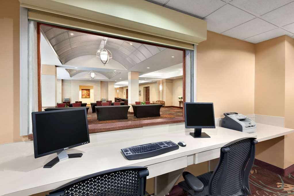Hotel photo 24 of Embassy Suites by Hilton Tampa USF Near Busch Gardens.