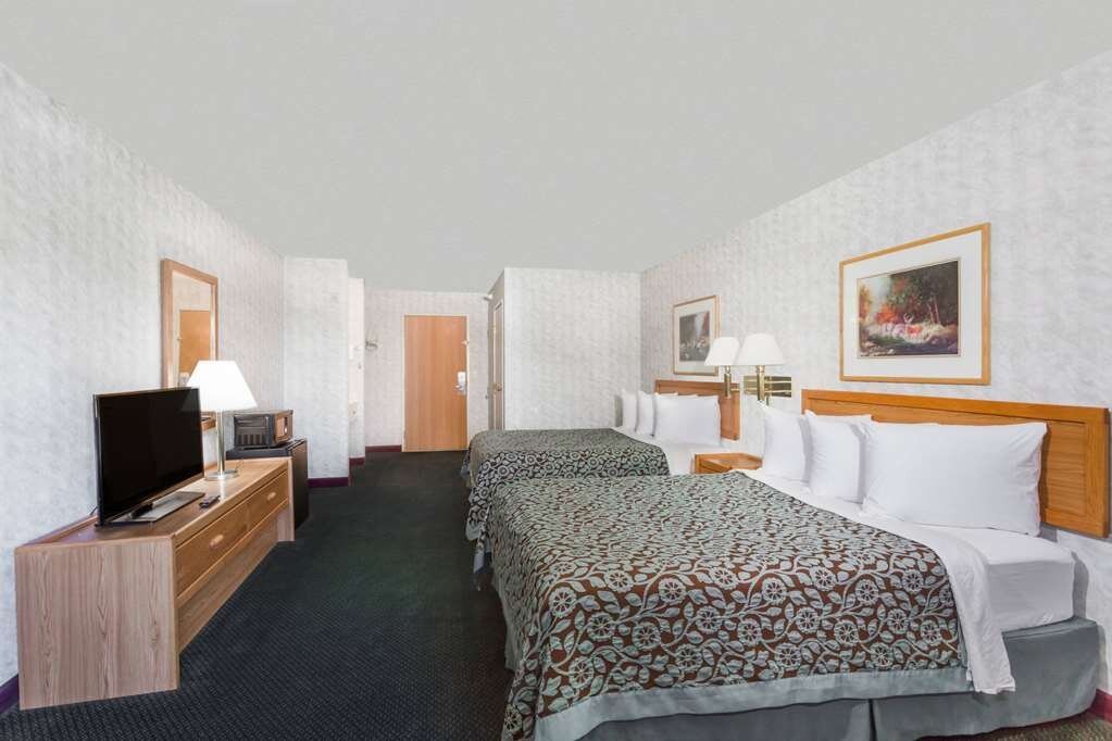 DAYS INN BY WYNDHAM WEST YELLOWSTONE 112 1 3 2 Updated 2023   Guest Room 