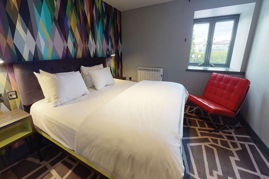 VILLAGE HOTEL WIRRAL - Updated 2024 Reviews (Bromborough)