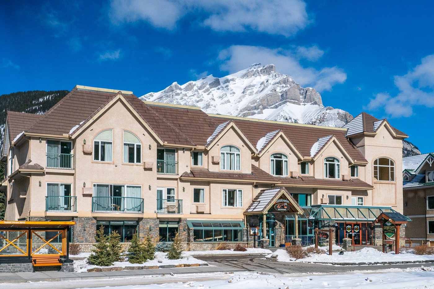 Irwin's Mountain Inn - UPDATED 2023 Prices, Reviews & Photos (Banff ...