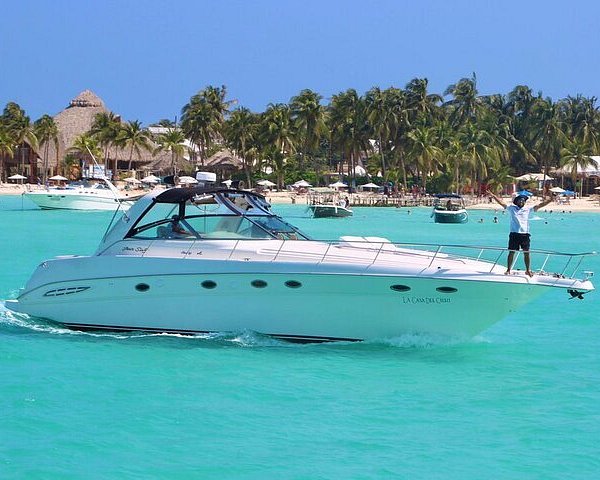 private 46 ft yacht rental in cancun bay