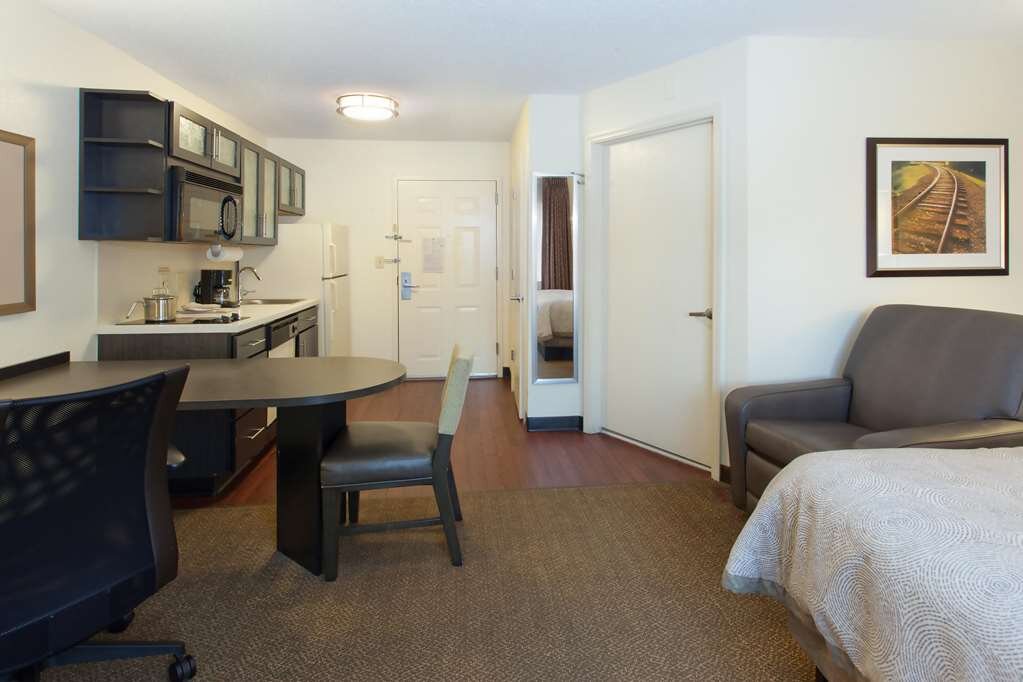 Hotel photo 3 of Sonesta Simply Suites Jersey City.