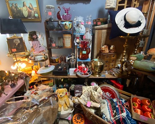 A Local's 12 Favorite Seattle Antique Stores for Vintage & Used