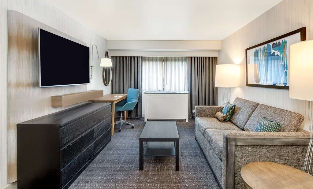 SONESTA COLUMBUS DOWNTOWN 151 2 3 4 Updated 2023 Prices Hotel   Millcreek Suite Livingroom 