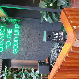 Sfeerbeelden van het mooie hotel en restaurant .