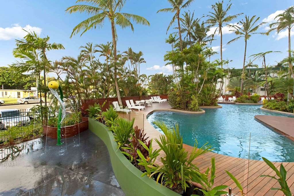 Rydges Esplanade Resort Cairns Pool Pictures & Reviews - Tripadvisor