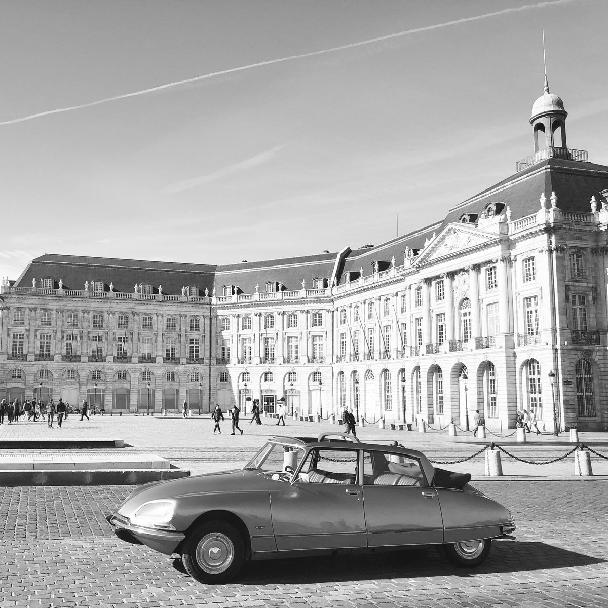 bordeaux-classic-cars-all-you-need-to-know-before-you-go