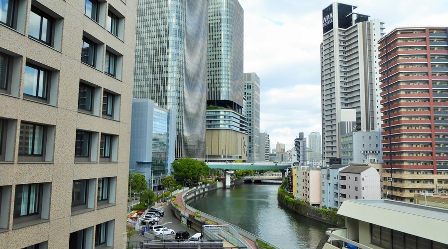 スマイルホテル大阪中之島　 開業日の6階客室から見た土佐堀川。2021/4/25