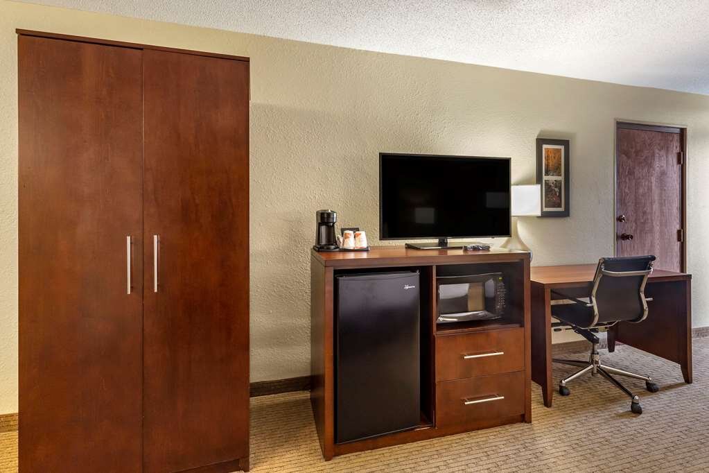 Hotel photo 19 of Comfort Inn & Suites.